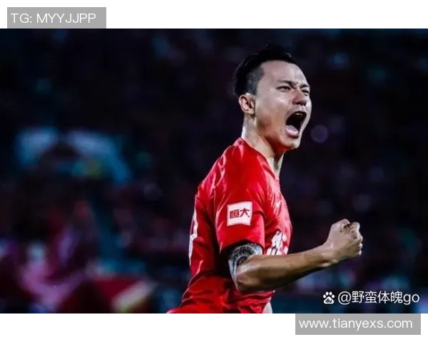 探索玻璃足球明星的璀璨星光与传奇故事揭秘他们的名字与成就 探索玻璃足球明星的璀璨星光与传奇故事揭秘他们的名字与成就